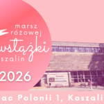Ogólny opis: To plakat promocyjny wydarzenia o nazwie "Marsz Różowej Wstążki Koszalin", który odbędzie się 10 października 2026 roku na Placu Polonii 1 w Koszalinie. Plakat ma pionową orientację, dominuje na nim różowa kolorystyka w różnych odcieniach, od jasnopastelowego do jaskrawego, z białymi akcentami. Grafika łączy w sobie elementy fotograficzne i typograficzne. Szczegóły grafiki (od góry do dołu): Górna część: Logotyp i nazwa wydarzenia: Po lewej stronie, w dużej, różowej kuli lub okręgu, umieszczone jest białe logo w kształcie wstążki. Wewnątrz pętli wstążki widoczna jest mniejsza wstążka. Na prawo od wstążki, na różowym tle, znajduje się napis w trzech linijkach, wykonany białą czcionką: W pierwszej linijce, mniejszymi, małymi literami: "marsz" W drugiej linijce, większymi, małymi literami: "różowej" W trzeciej linijce, największymi, małymi literami: "wstążki" Poniżej, mniejszymi, białymi literami: "Koszalin" Po prawej stronie, na jaśniejszym różowym tle, widać kilka różowych, rozmytych kul lub bąbli, tworzących tło. Środkowa część: Data wydarzenia: W centralnej części plakatu, poniżej nazwy wydarzenia, umieszczona jest duża data, wykonana pogrubioną, białą czcionką: "10.10.2026". Zdjęcie lokalizacji: Na prawo od daty, w mniejszej, nieregularnej, jaskraworóżowej kuli, widoczne jest zdjęcie budynku. Jest to szary, piętrowy budynek z dużymi oknami, przypominający budynek użyteczności publicznej lub biurowiec. Przed budynkiem widać kilka ławek, drzewo oraz osobę w różowej kurtce i białych spodniach, idącą wzdłuż chodnika. Dolna część: Miejsce wydarzenia: Na dole plakatu, na jasnoróżowym tle, znajduje się napis wykonany białą czcionką: "Plac Polonii 1, Koszalin". Po lewej stronie napisu widoczna jest mała, biała ikona pinezki (markera mapy). Estetyka: Plakat ma nowoczesny, czysty design. Zastosowanie różowej palety kolorów, biała typografia i miękkie kształty tworzą przyjazny, a jednocześnie informacyjny i zachęcający do udziału charakter wydarzenia. Grafika jest czytelna i łatwo przyswajalna.